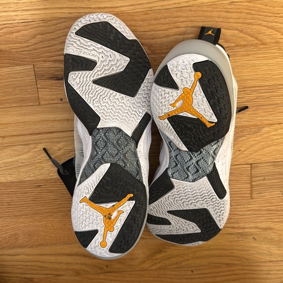 Air Jordan 37 Oreos - Picture 8 of 8